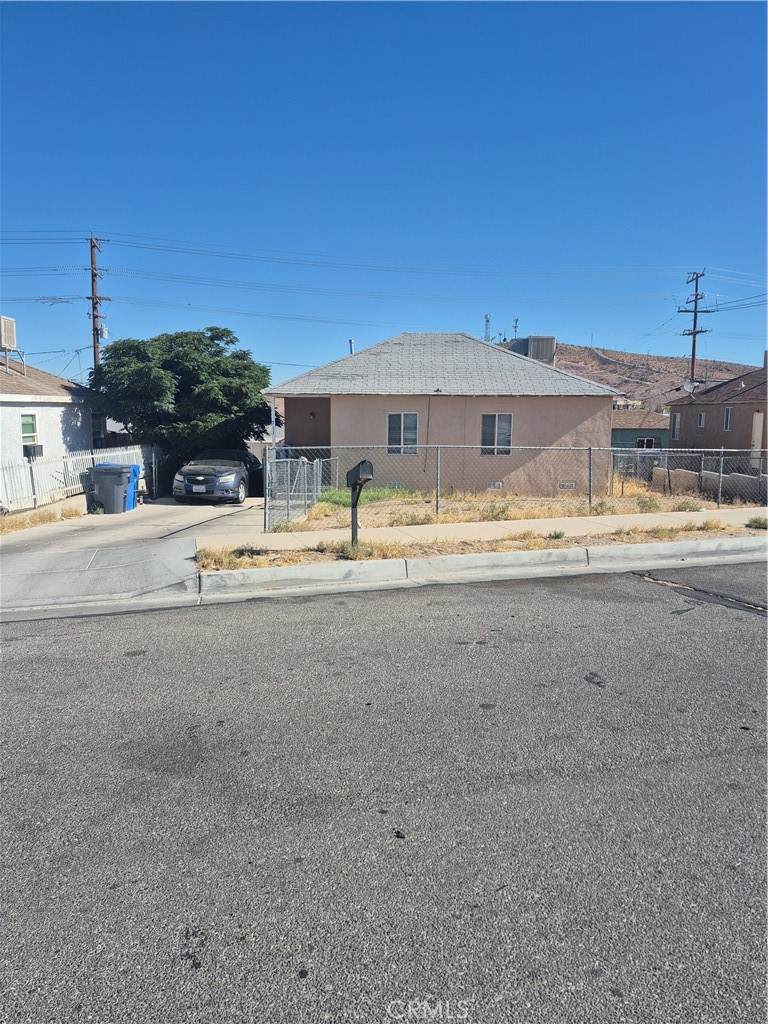711 Buena Vista - Photo 1