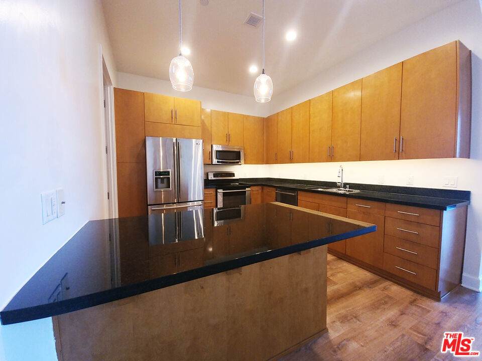 https://bt-photos.global.ssl.fastly.net/socal/orig_boomver_1_448560665-2.jpg