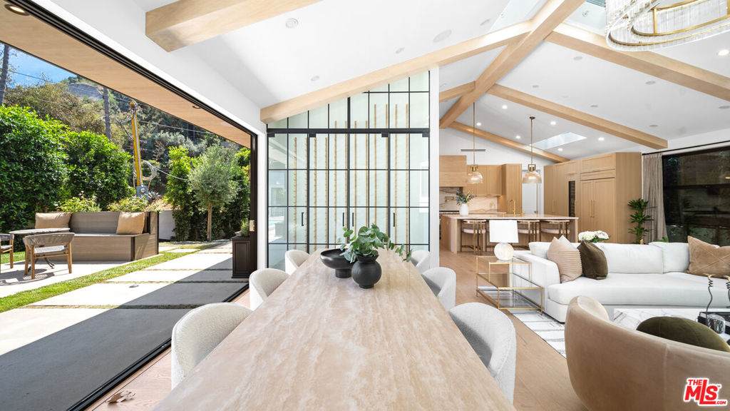 1914 Laurel Canyon Blvd - Photo 1