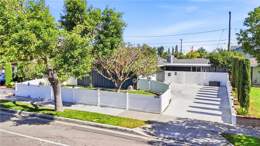 1816 Santa Ana - Photo 1