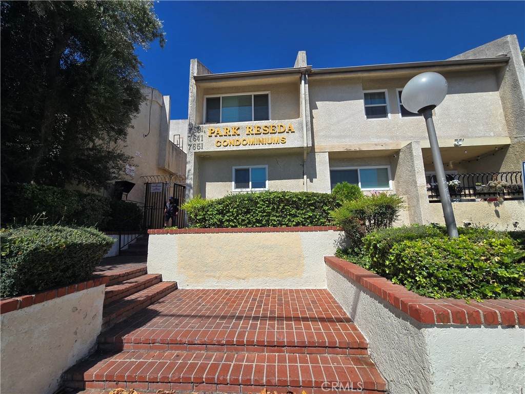 7641 Reseda - Photo 1