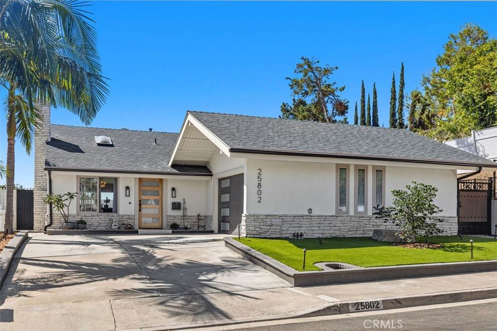 25802 Sycamore - Photo 1