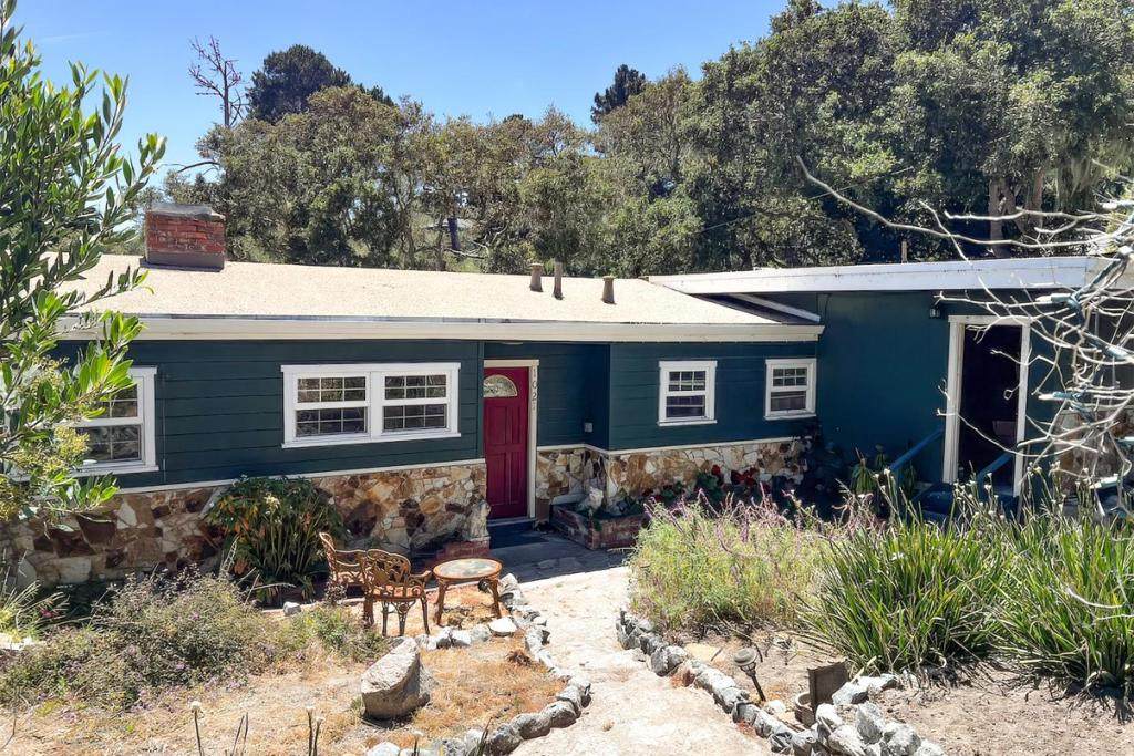 1021 Johnson Street - Photo 1