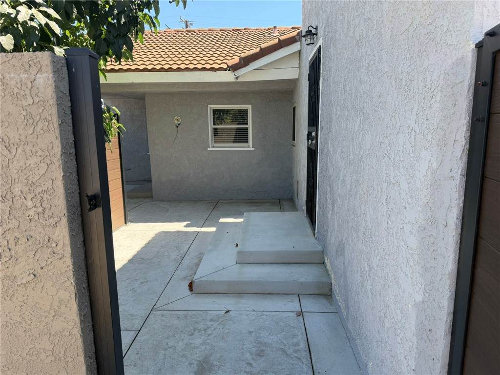 844 Woodlawn - Photo 1