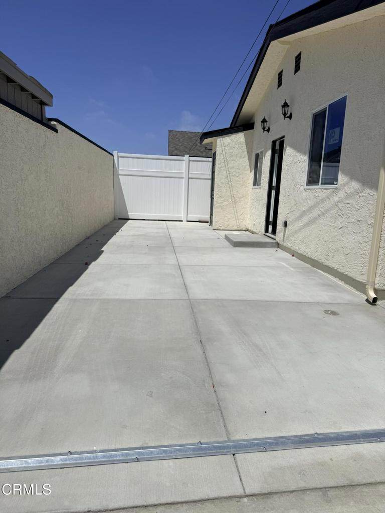 324 J Street - Photo 1