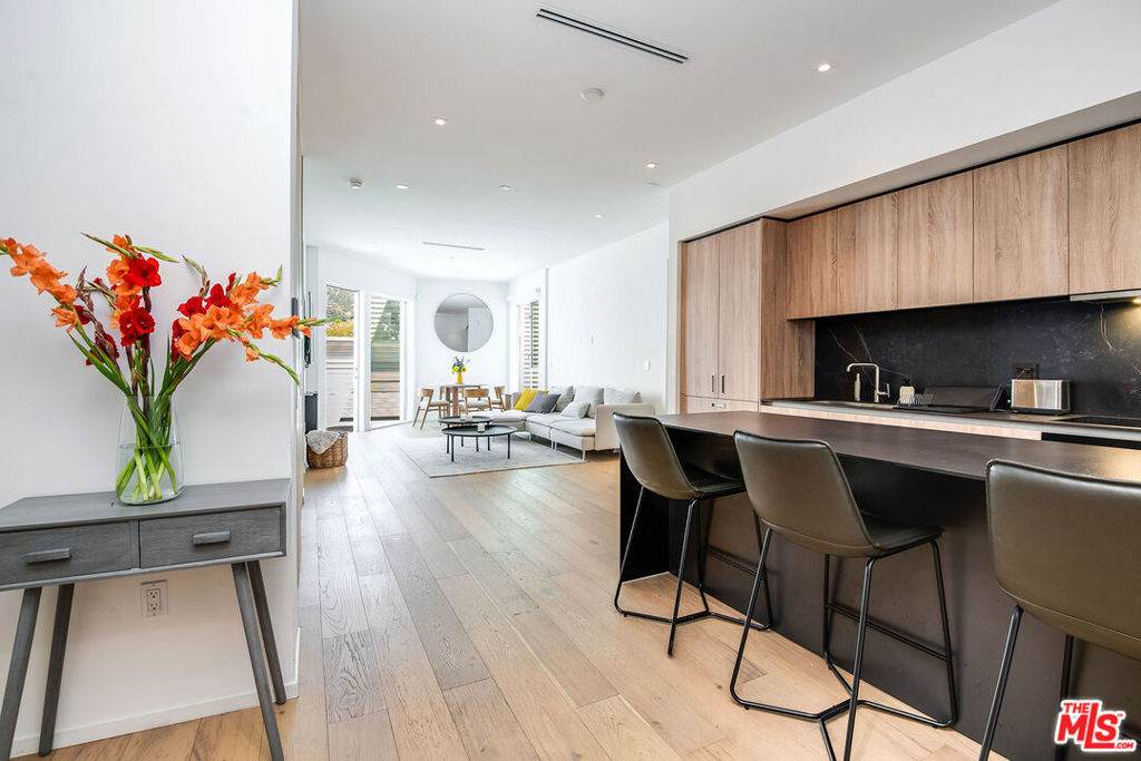 1030 Kings Road - Photo 1