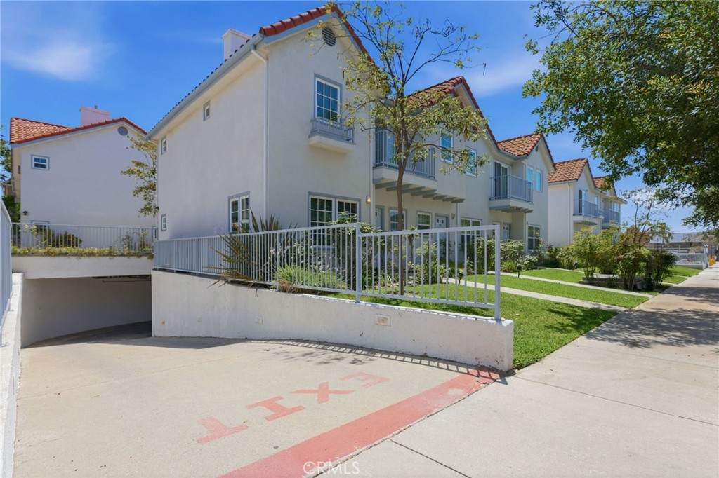 https://bt-photos.global.ssl.fastly.net/socal/orig_boomver_1_448593318-2.jpg