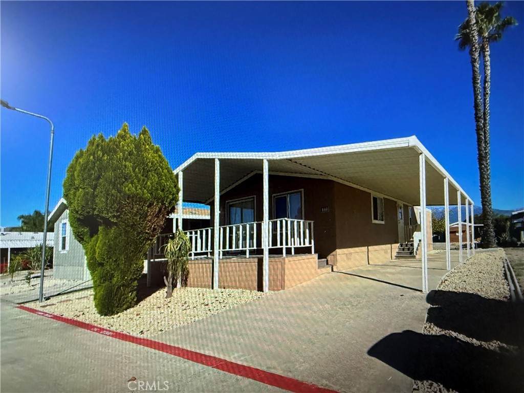 913 Grand - Photo 1