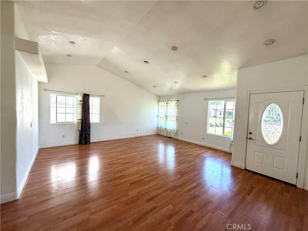 https://bt-photos.global.ssl.fastly.net/socal/orig_boomver_1_448600201-2.jpg