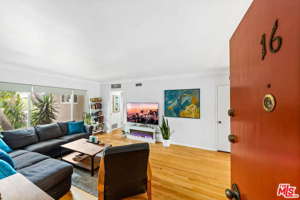1330 Crescent Heights Boulevard - Photo 1