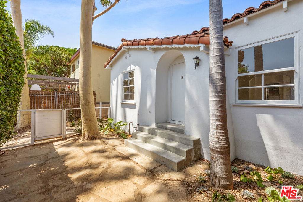 643 Vernon Avenue - Photo 1