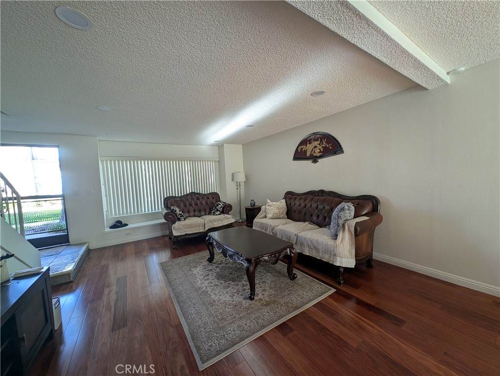 https://bt-photos.global.ssl.fastly.net/socal/orig_boomver_1_448609554-2.jpg