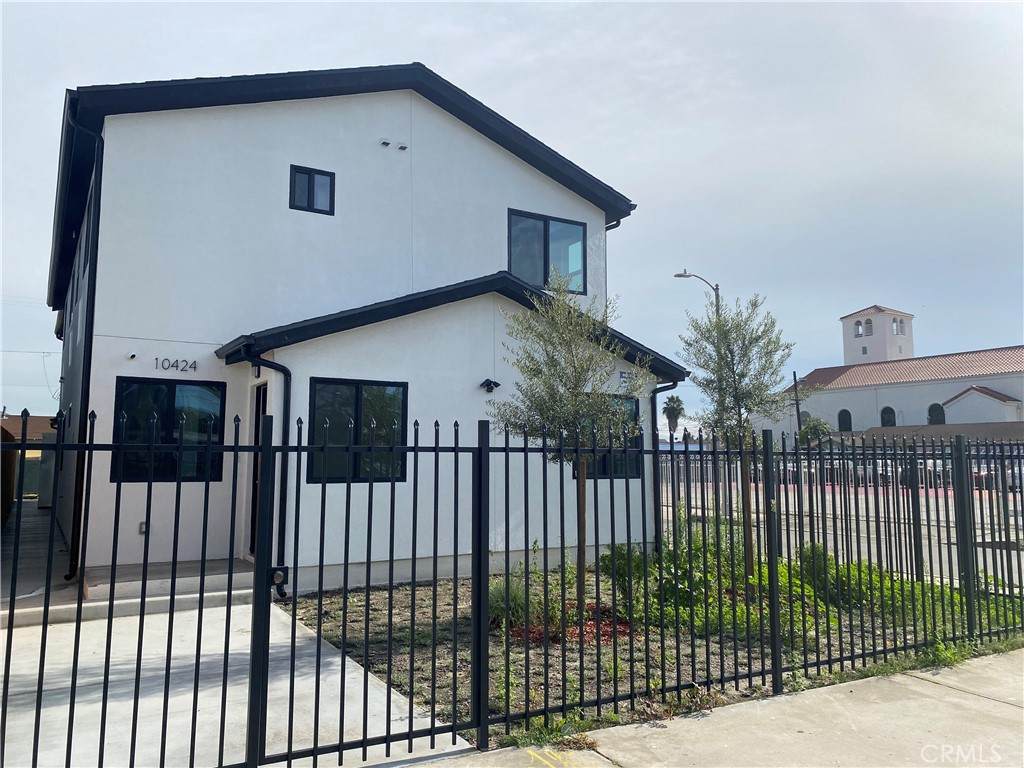 10424 Graham Avenue - Photo 1