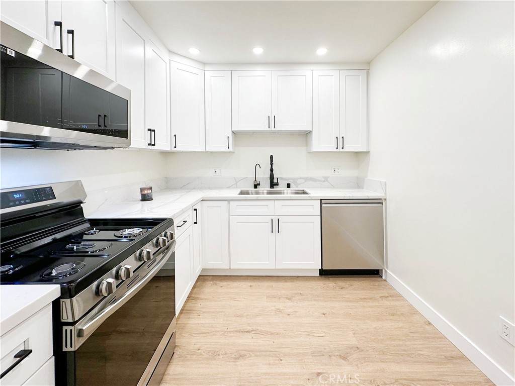 500 Jackson Place - Photo 1