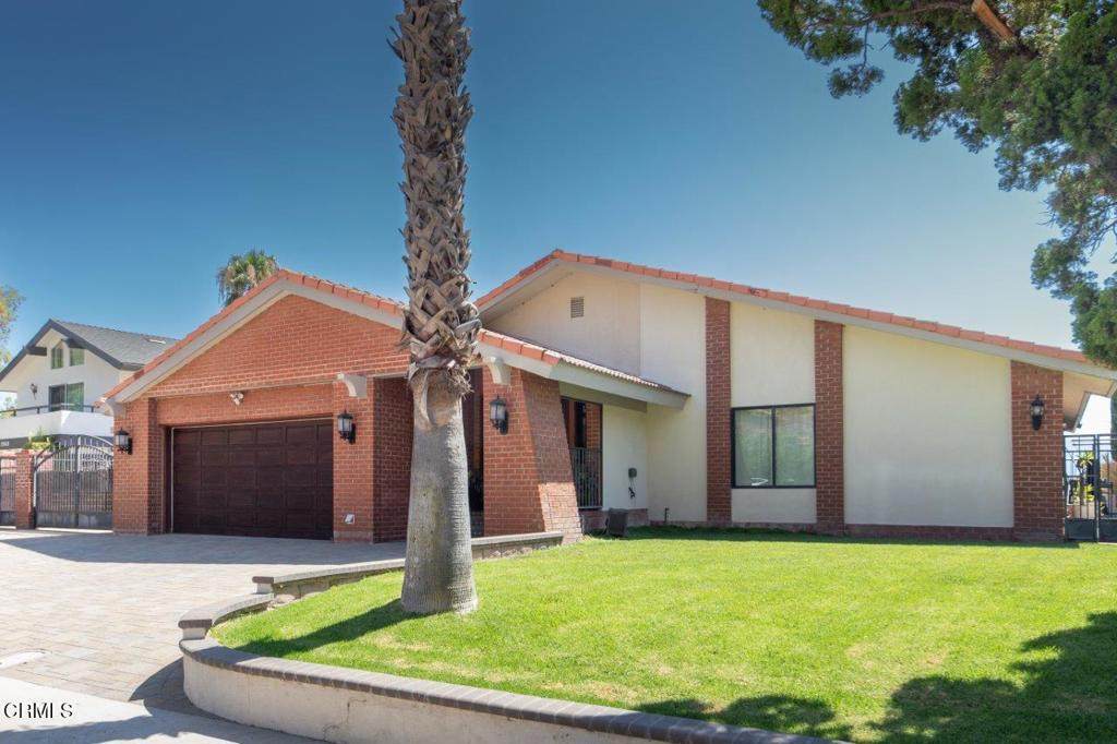 2906 Hawkridge Drive - Photo 1