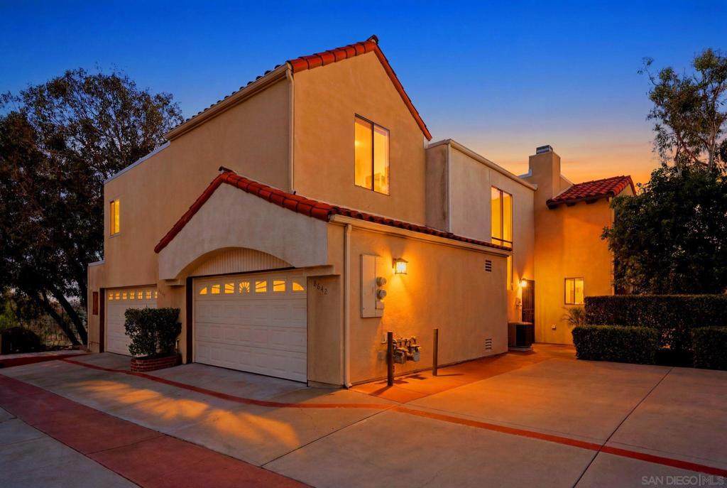 8642 Converse Ave - Photo 1