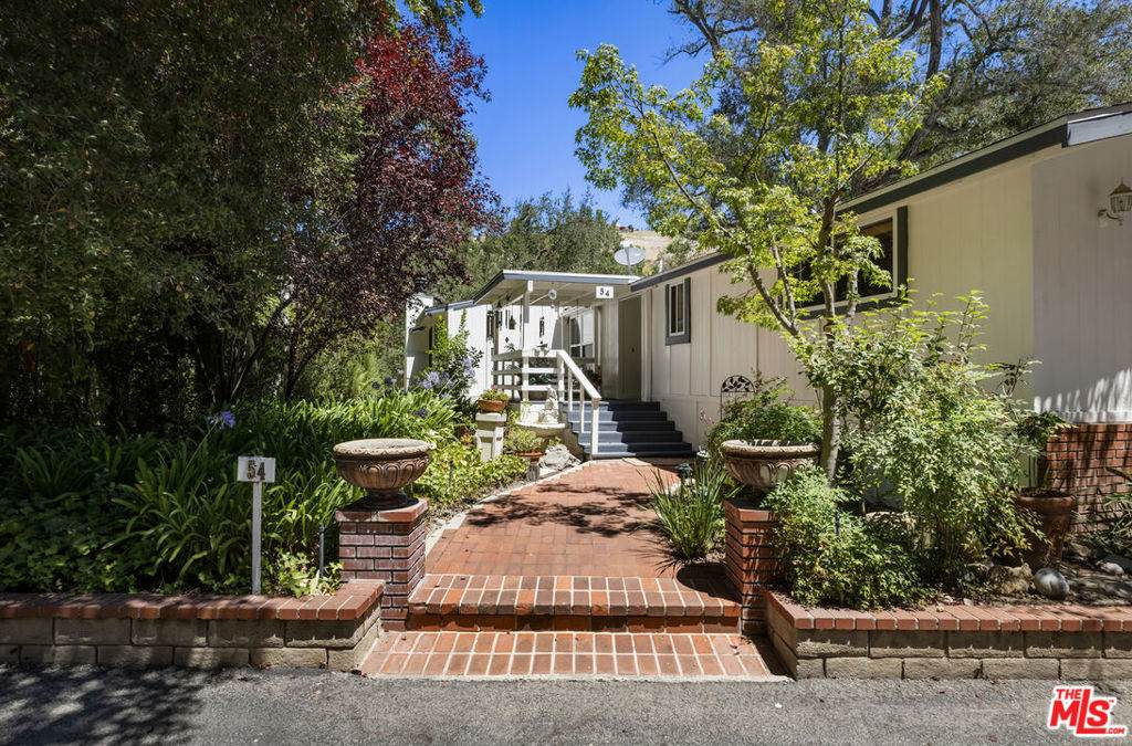 54 Robin Hood Place - Photo 1