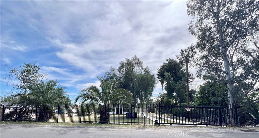 https://bt-photos.global.ssl.fastly.net/socal/orig_boomver_1_449442706-2.jpg