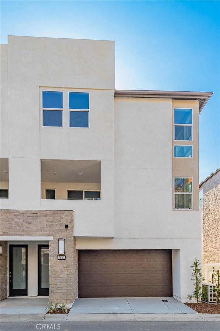2647 Everly Dr - Photo 1