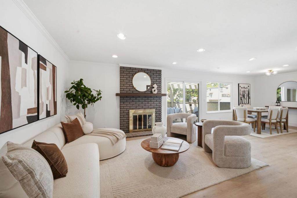 7126 Clarendon Street - Photo 1