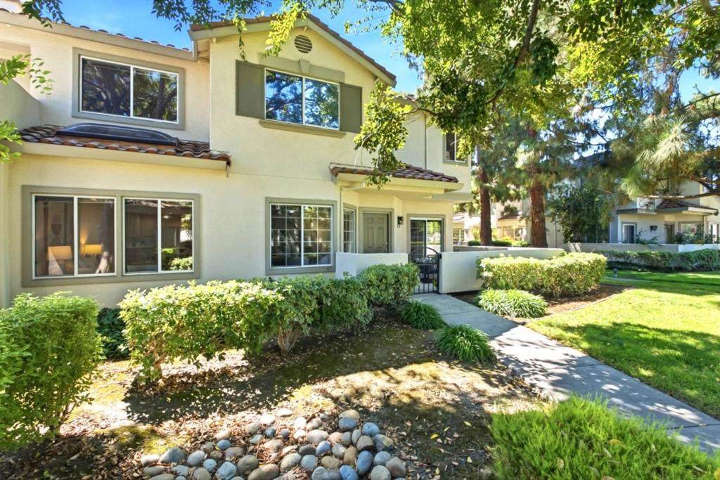 1306 Tea Rose Circle - Photo 1