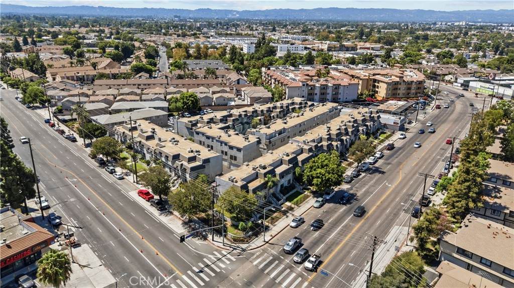 14500 Van Nuys - Photo 1