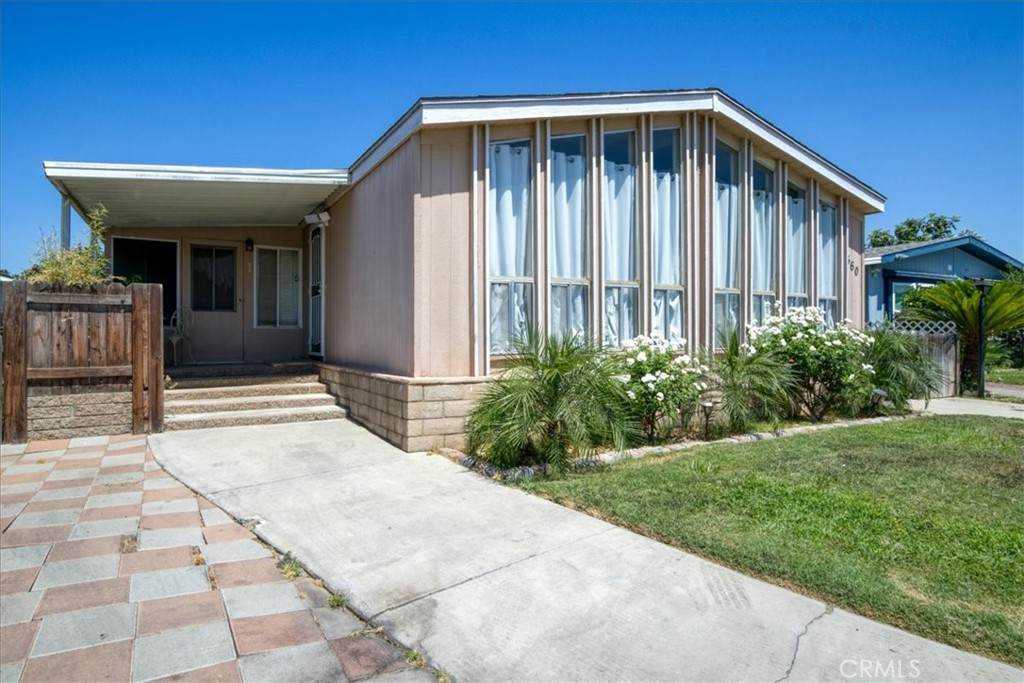 5800 Hamner - Photo 1