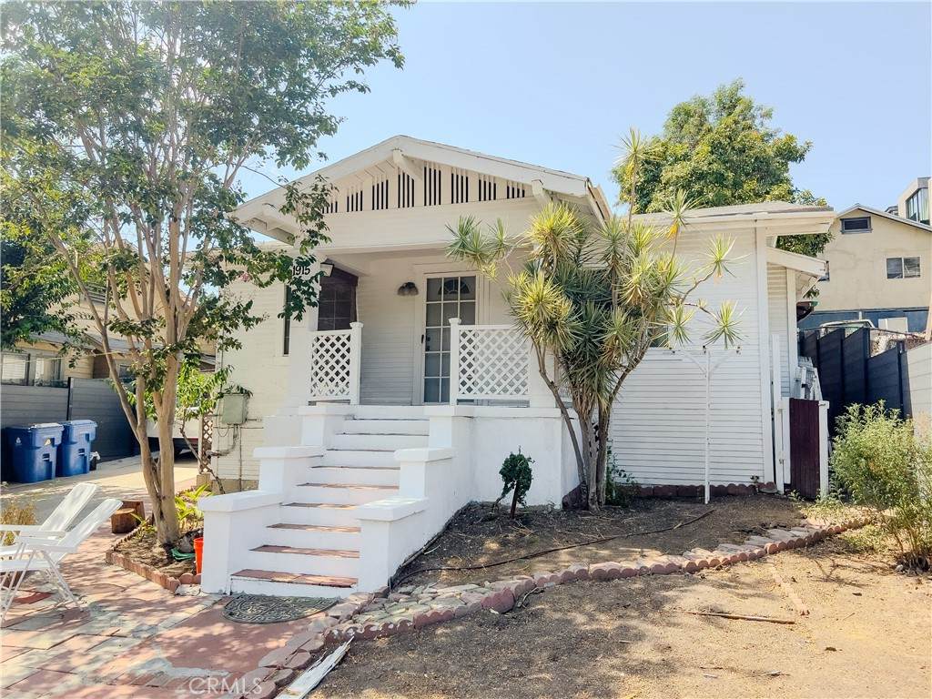 1915 Echo Park - Photo 1