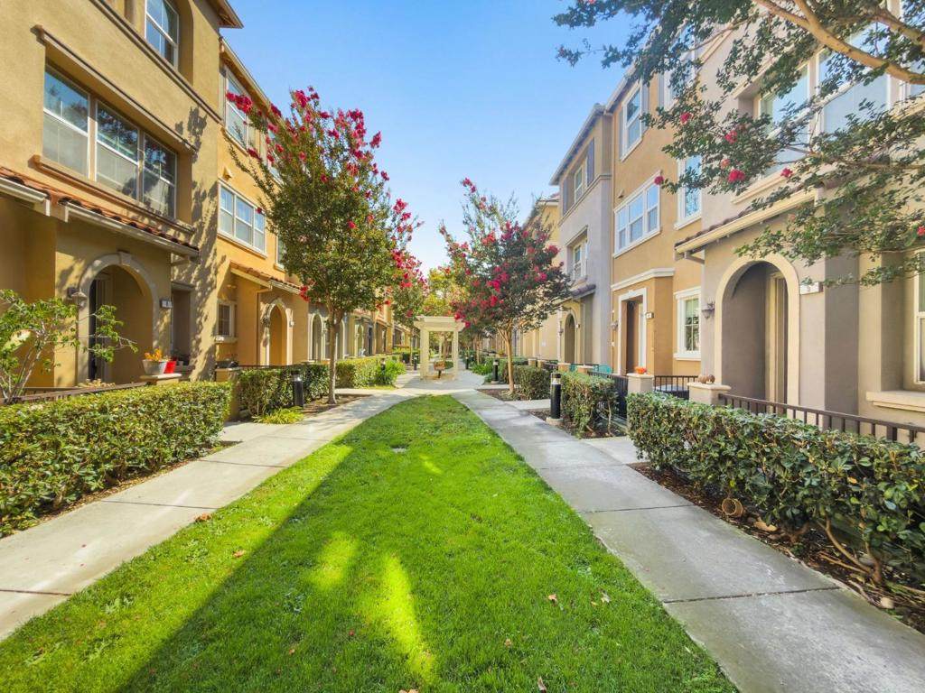 1520 Avina Circle - Photo 1