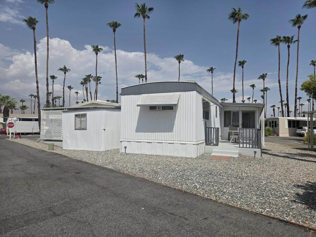 https://bt-photos.global.ssl.fastly.net/socal/orig_boomver_1_489109505-2.jpg