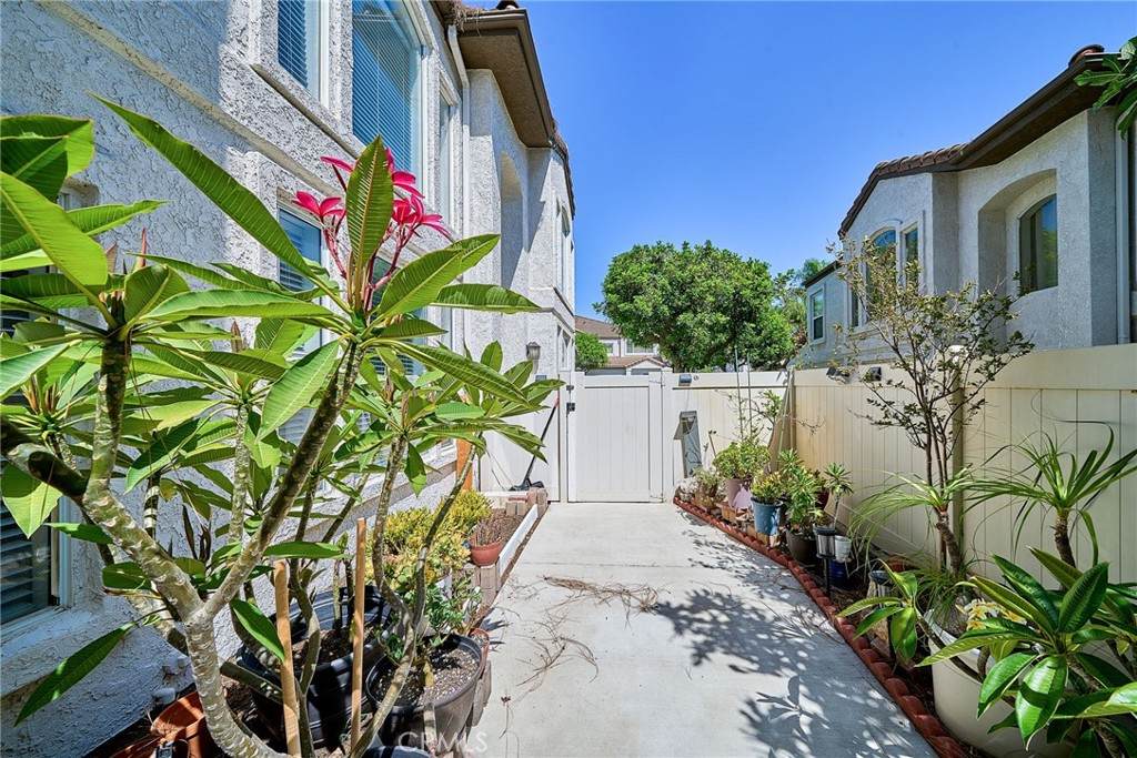 https://bt-photos.global.ssl.fastly.net/socal/orig_boomver_1_491253997-2.jpg
