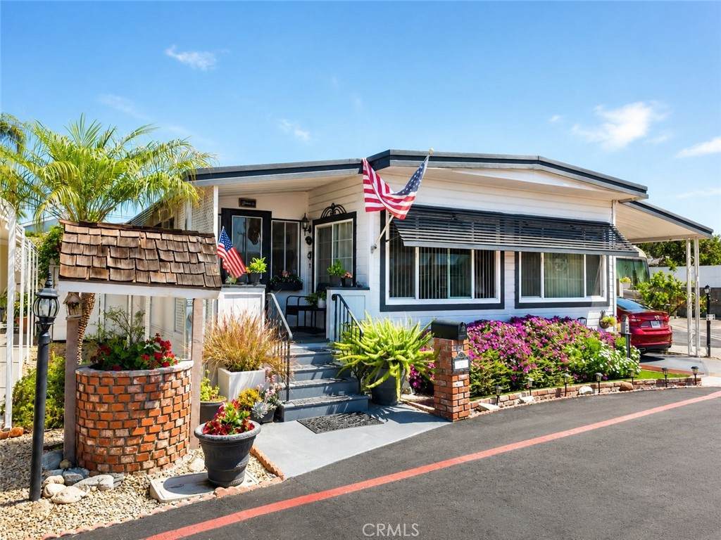https://bt-photos.global.ssl.fastly.net/socal/orig_boomver_1_492153771-2.jpg