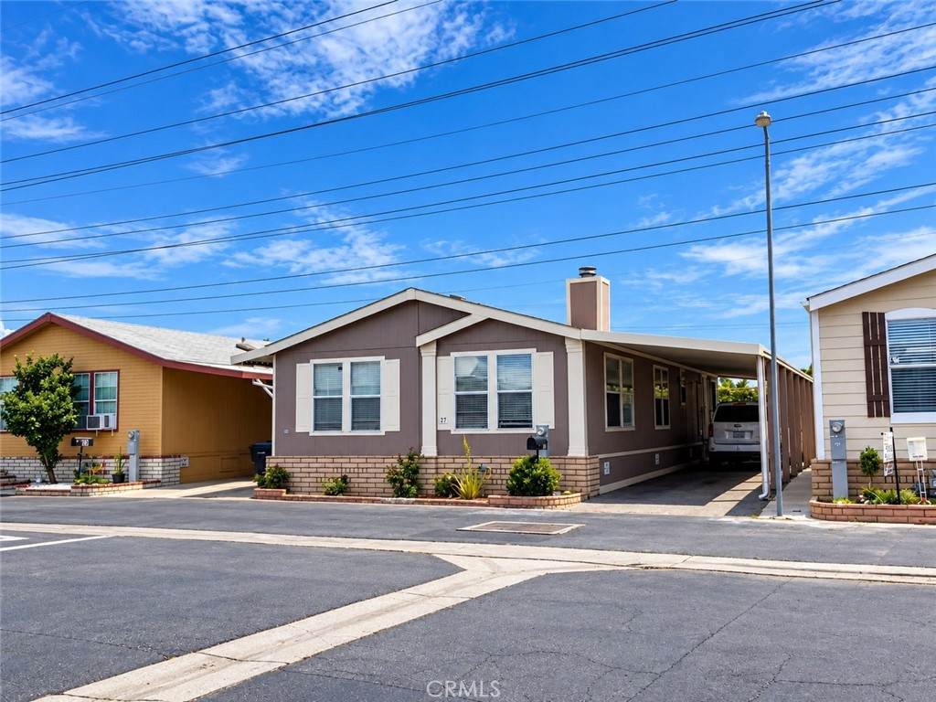 16600 Downey - Photo 1