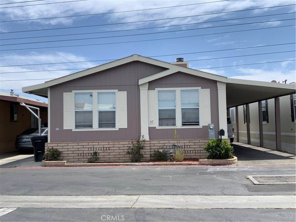 16600 Downey - Photo 1