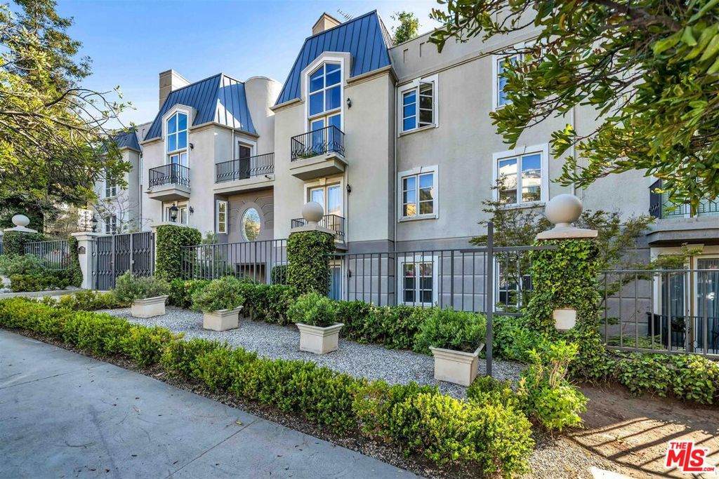 15510 Sunset Boulevard - Photo 1