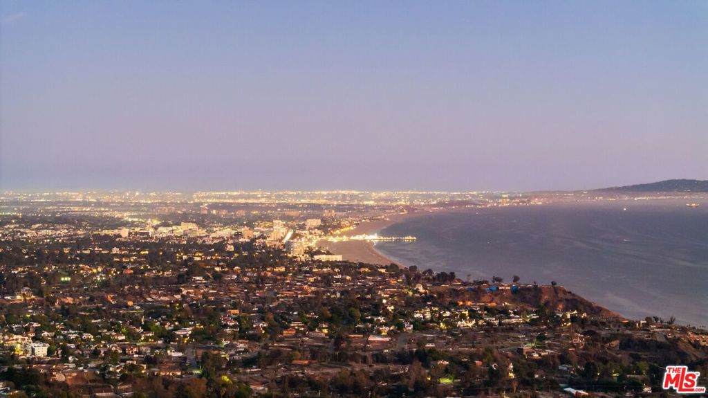 https://bt-photos.global.ssl.fastly.net/socal/orig_boomver_1_503414774-2.jpg