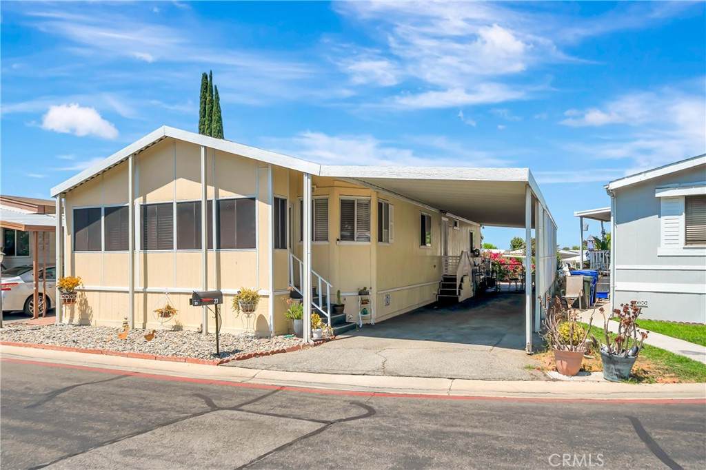 27361 Sierra Hwy - Photo 1