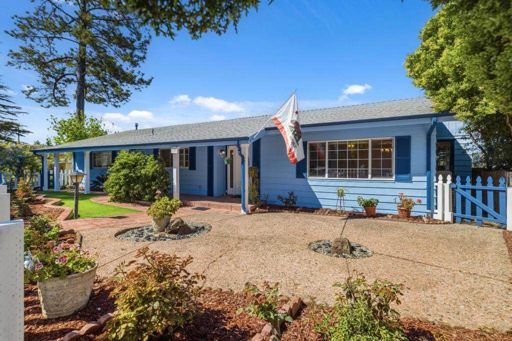 552 Bean Creek Road - Photo 1