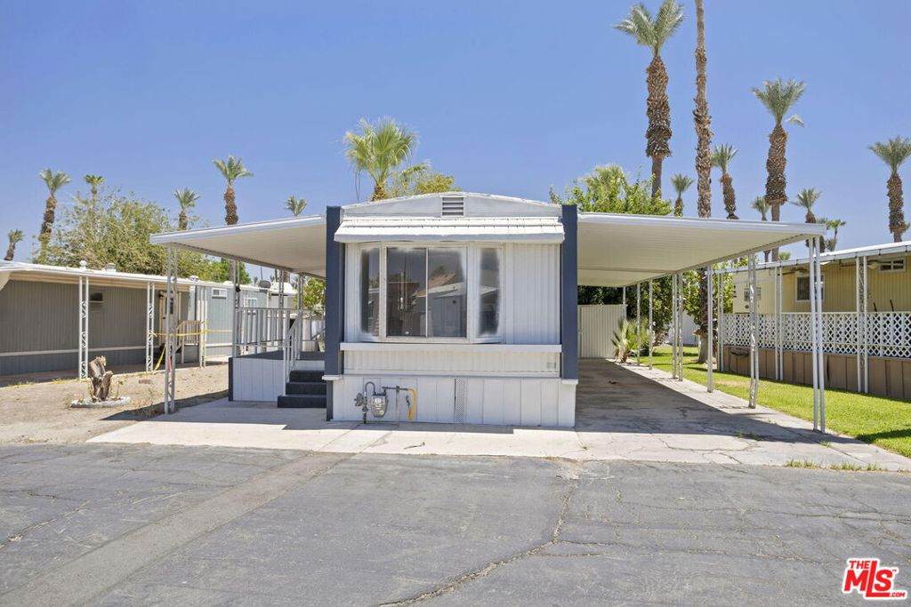 https://bt-photos.global.ssl.fastly.net/socal/orig_boomver_1_517086703-2.jpg