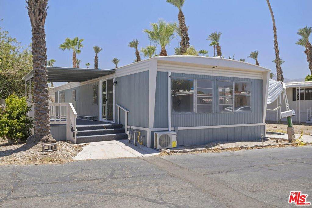 https://bt-photos.global.ssl.fastly.net/socal/orig_boomver_1_517101614-2.jpg