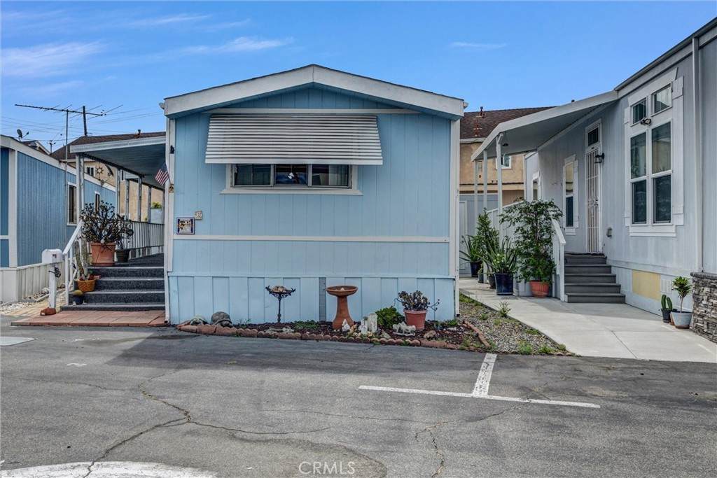 1973 Newport Blvd - Photo 1