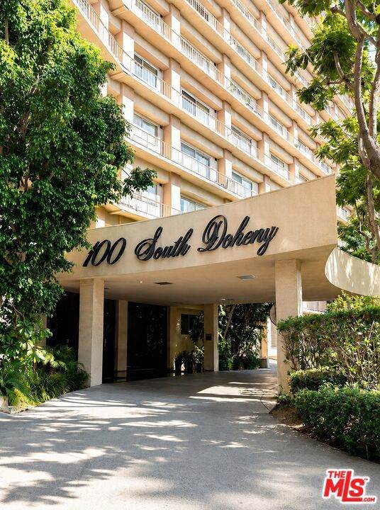 100 Doheny Drive - Photo 1
