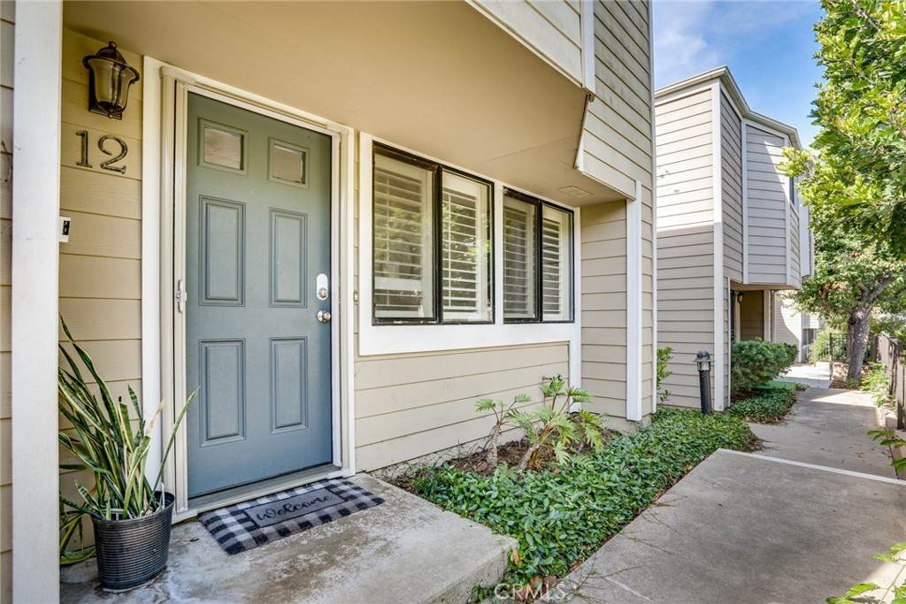 12 Latitude Court - Photo 1