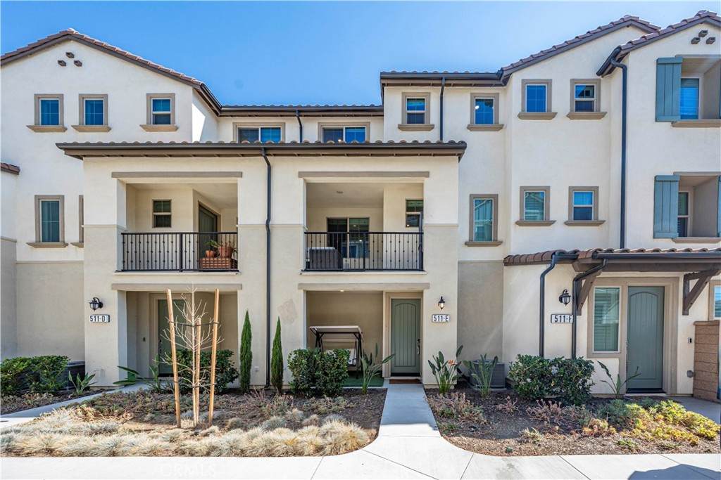 511 Tamarind Way - Photo 1