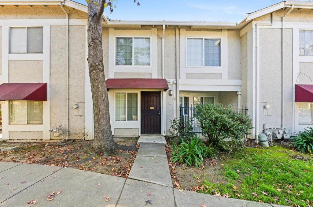 42 Muirfield Court - Photo 1