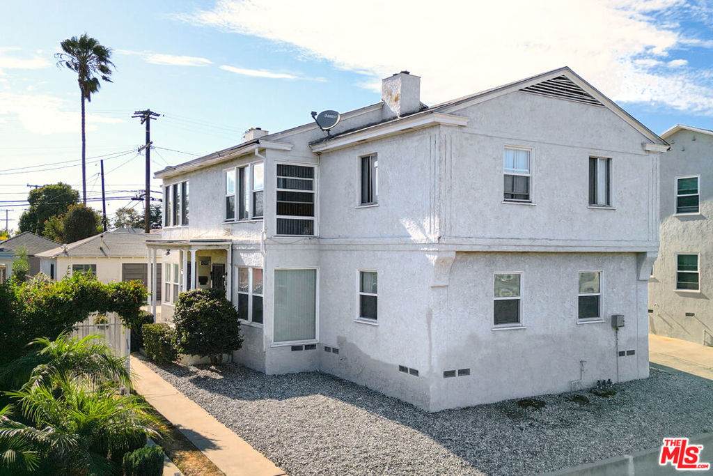 8207 Crenshaw Drive - Photo 1