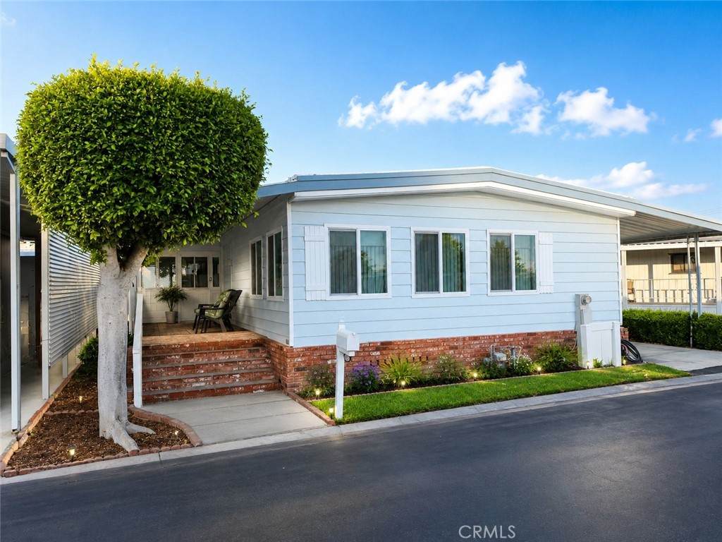 https://bt-photos.global.ssl.fastly.net/socal/orig_boomver_1_525763842-2.jpg