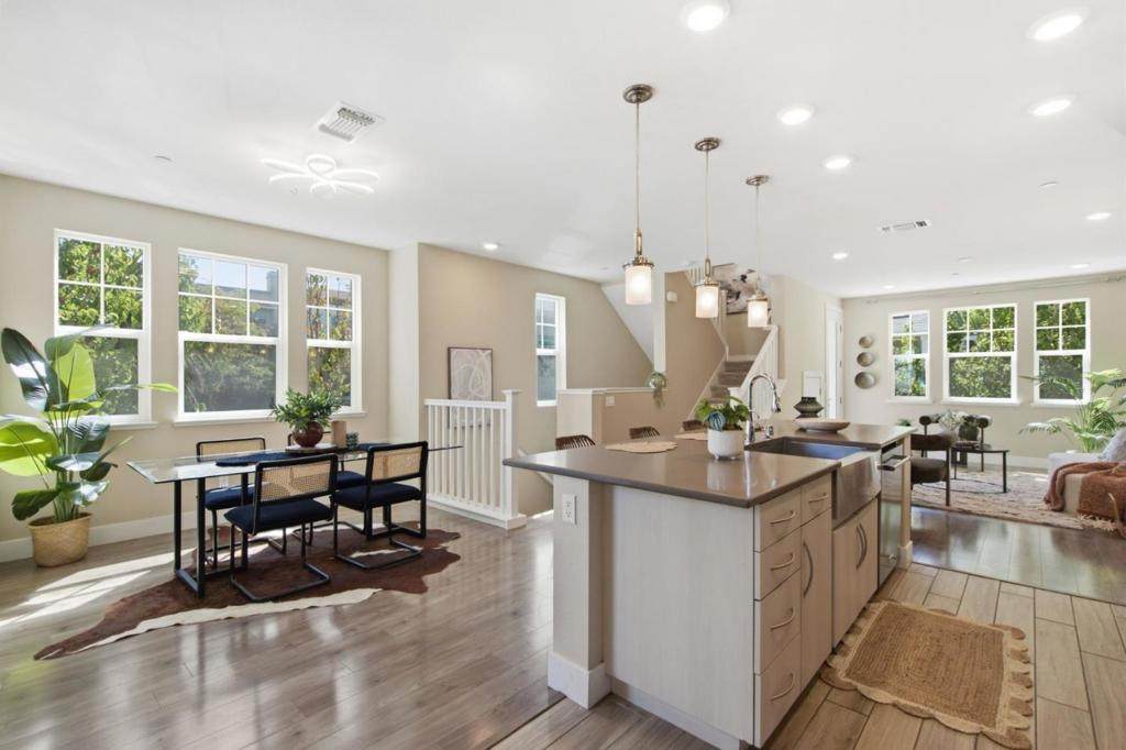 350 Circuit Way - Photo 1