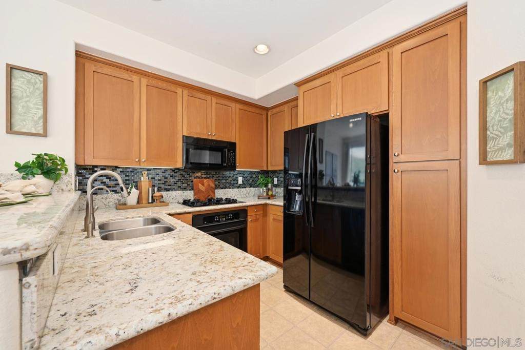 4611 Central Plaza - Photo 1