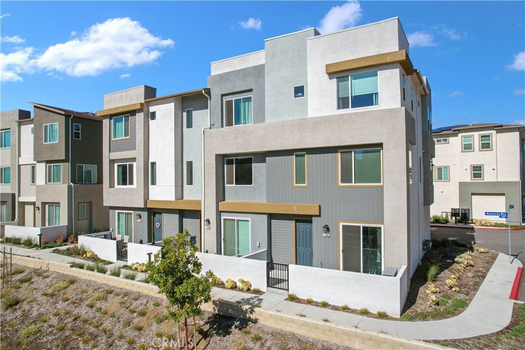 https://bt-photos.global.ssl.fastly.net/socal/orig_boomver_1_526674945-2.jpg